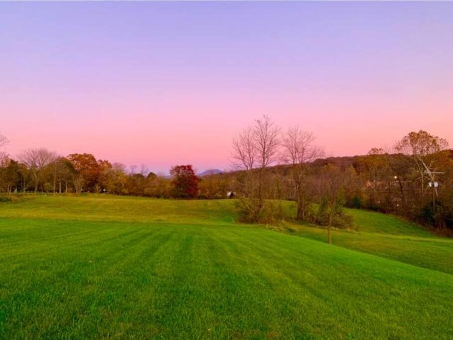 The Barn At Evermore: Riverfront Retreat W/Hot Tub لوراي المظهر الخارجي الصورة