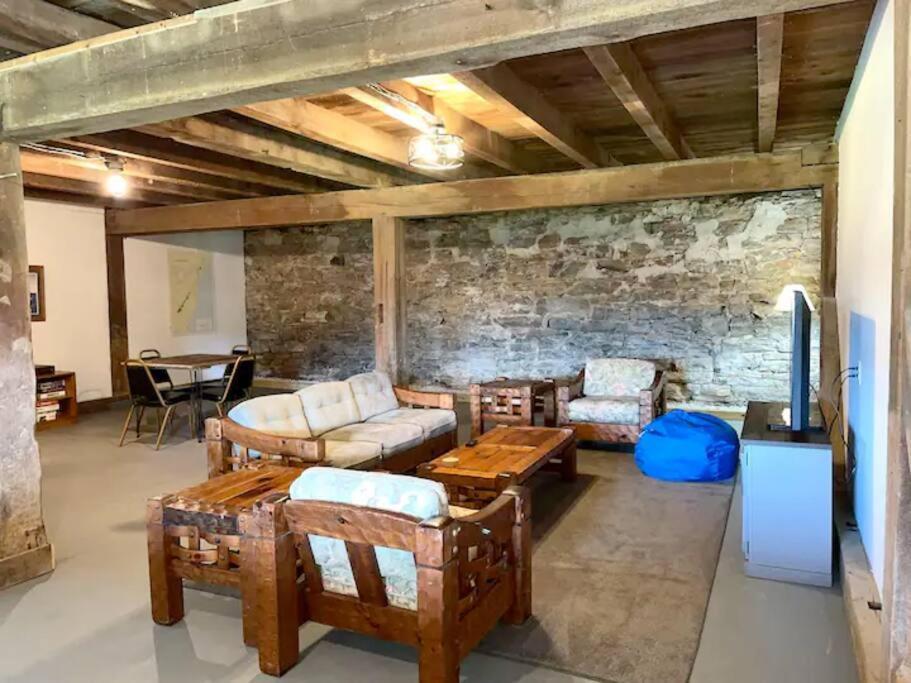 The Barn At Evermore: Riverfront Retreat W/Hot Tub لوراي المظهر الخارجي الصورة