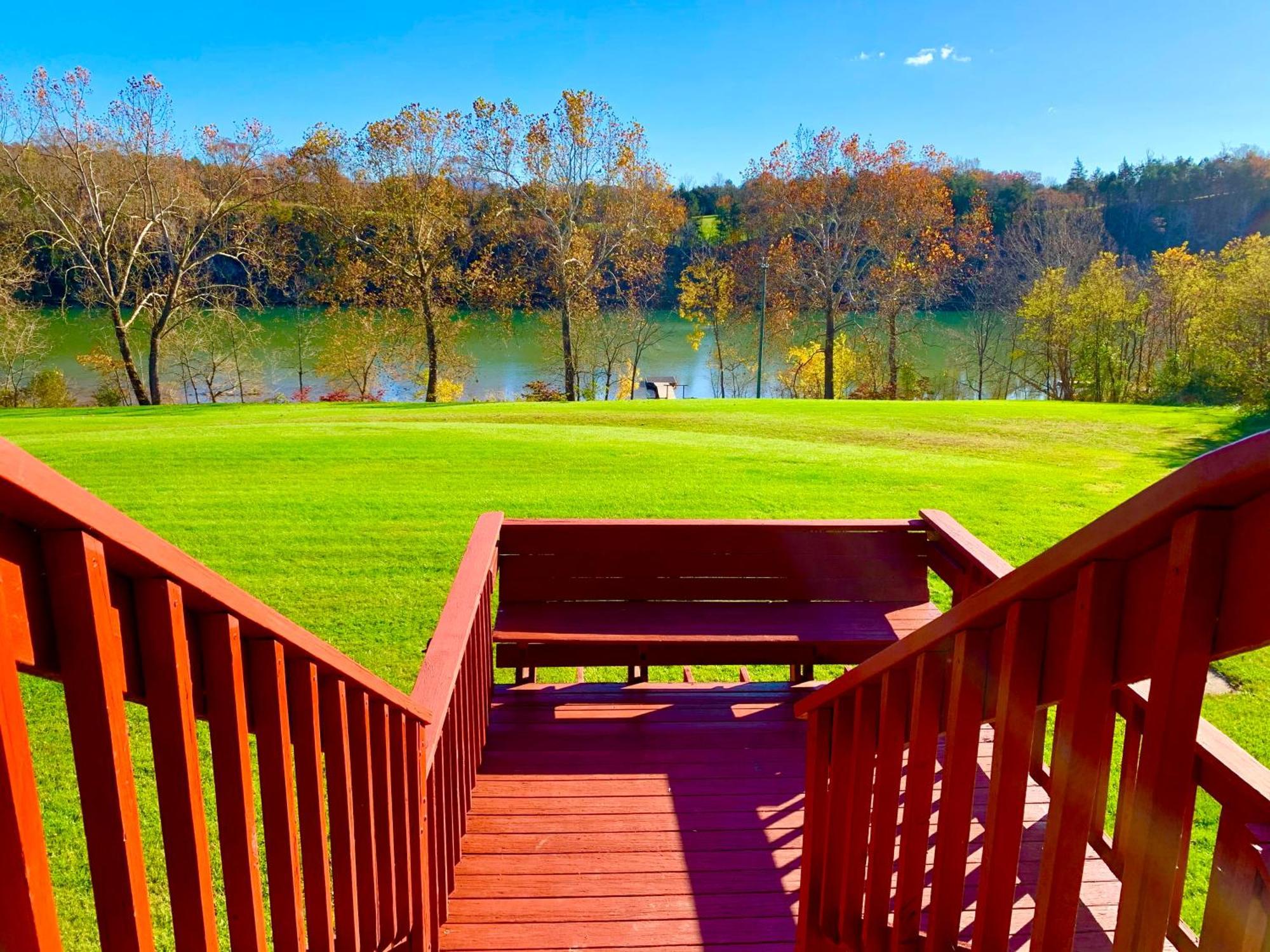 The Barn At Evermore: Riverfront Retreat W/Hot Tub لوراي المظهر الخارجي الصورة